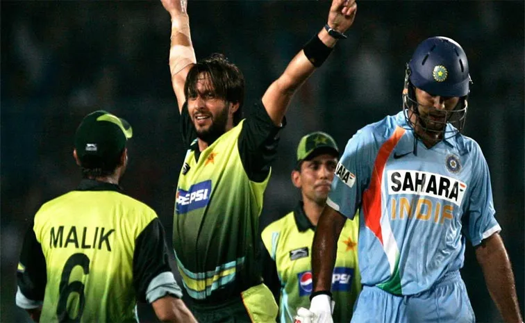  Shahid Afridi claims Pakistan traveled to India despite threats