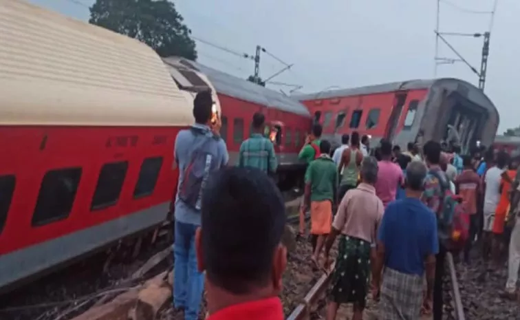 howrah mumbai train accident in jharkhand