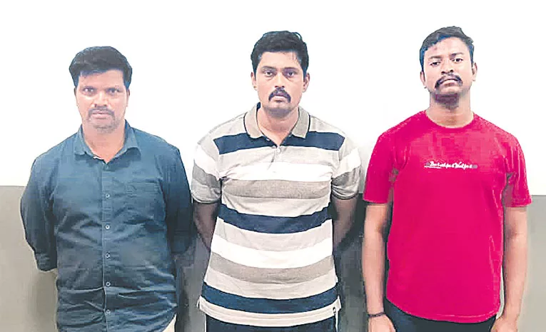 Home Guard at Gandhinagar Police Station friendship thief