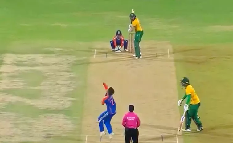 Tazmin Brits, Marizanne Kapp Fifties Power South Africa to 189/4