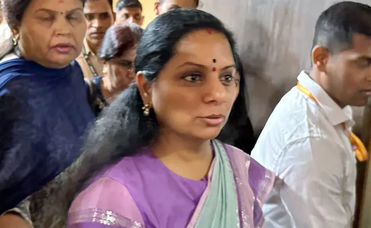 Ktr, Harish Rao Meets With Kavitha In Tihar Jail