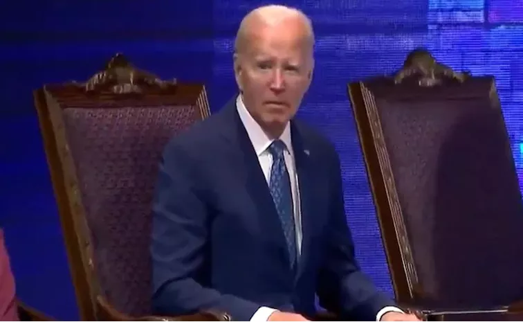 In Another Gaffe Joe Biden Sits In A Trance