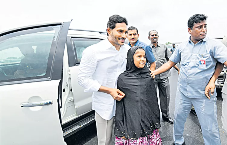 ys jagan support to Subbarayadus family members