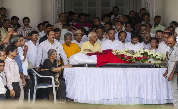 Buddhadeb Bhattacharjee On His Final Journey In Kolkata