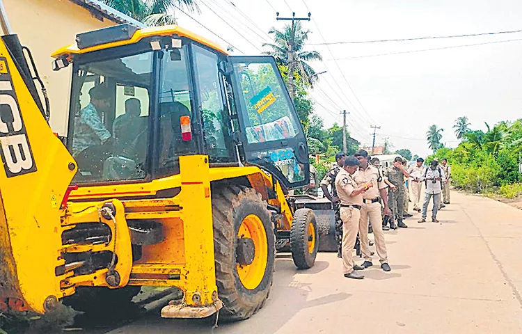 Conspiracy to demolish YSRCP leader house