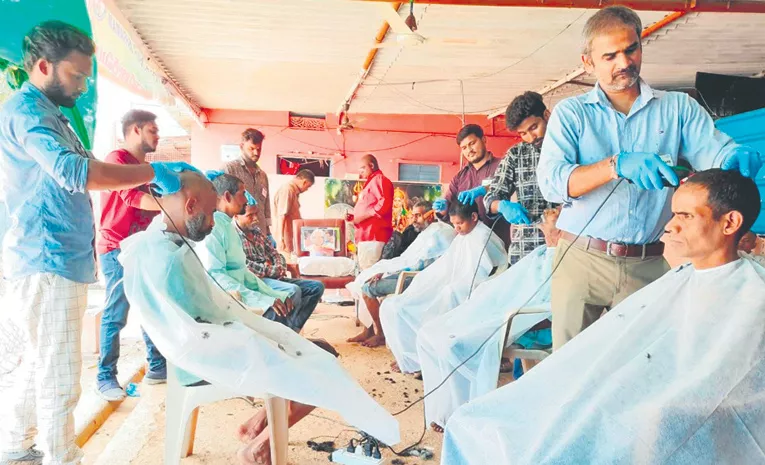 Free hair cutting to Orphan children