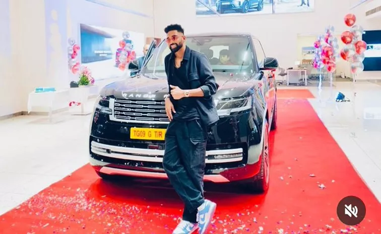 Mohammed Siraj Purchase New Land Rover Car