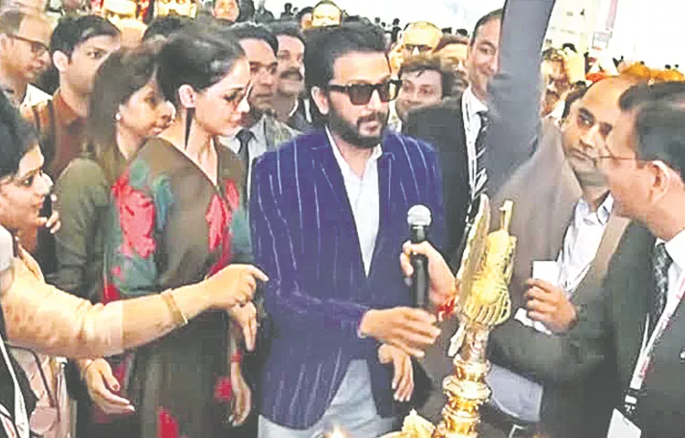 Bollywood Actors Riteish Deshmukh, Genelia Inaugurate Himanshu Entertainment Headquarters