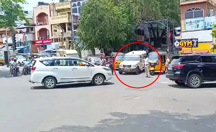 Ambulance Was Stopped By Police For The Convoy Of Minister Satya Prasad