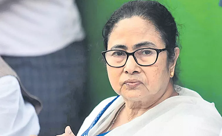 Mamata Banerjee claims Oppn trying a Bangladesh against her