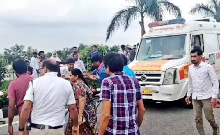 Road accident at Pedda Golconda ORR, Car Collided With toofan vehicle