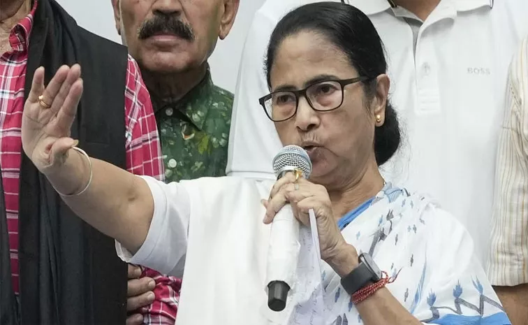 Mamata Banerjee Sunday Ultimatum To CBI For Death Penalty In Doctor Csae