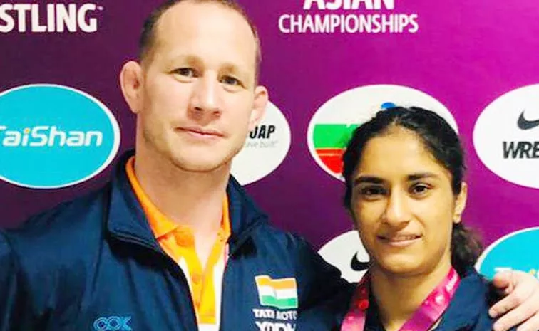 Thought She Might: Vinesh Phogat Coach On Night Before Failed Weigh In