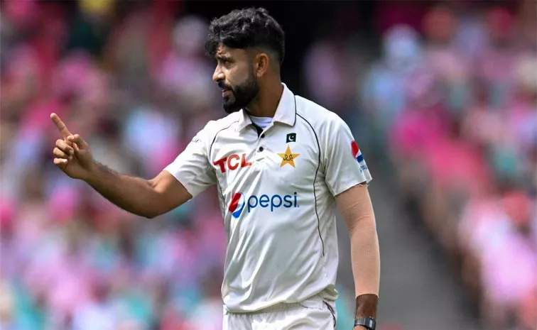 Injured Aamir Jamal released from Pakistan's squad for Bangladesh Tests