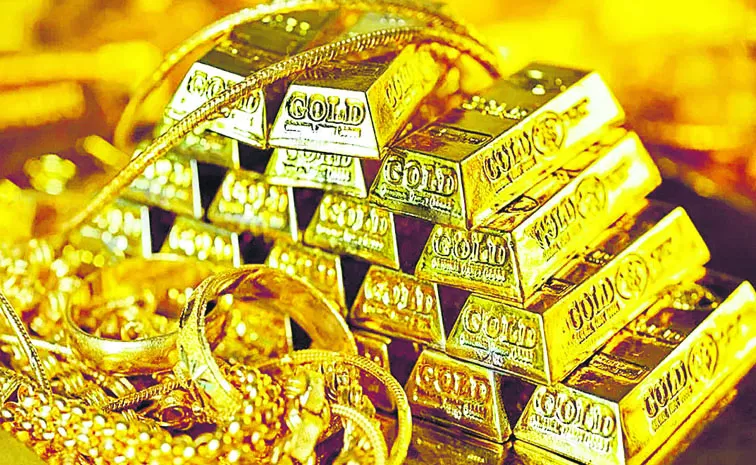 Gold prices hit record high amid prospect of US interest rate cuts