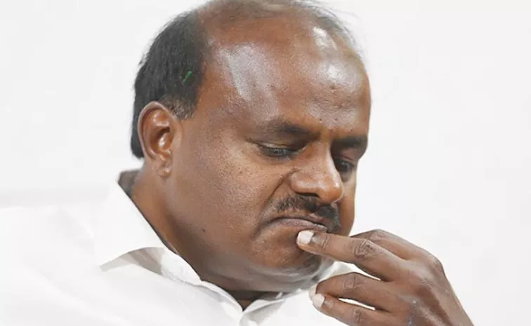 After Siddaramaiah Row: Karnataka Lokayukta seeks Governor's nod to prosecute Kumaraswamy