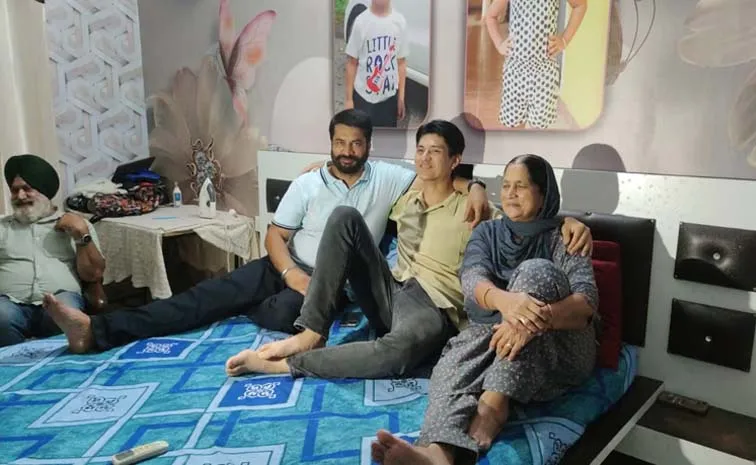 Japanese Son Reunites With Indian Father After 19 Years