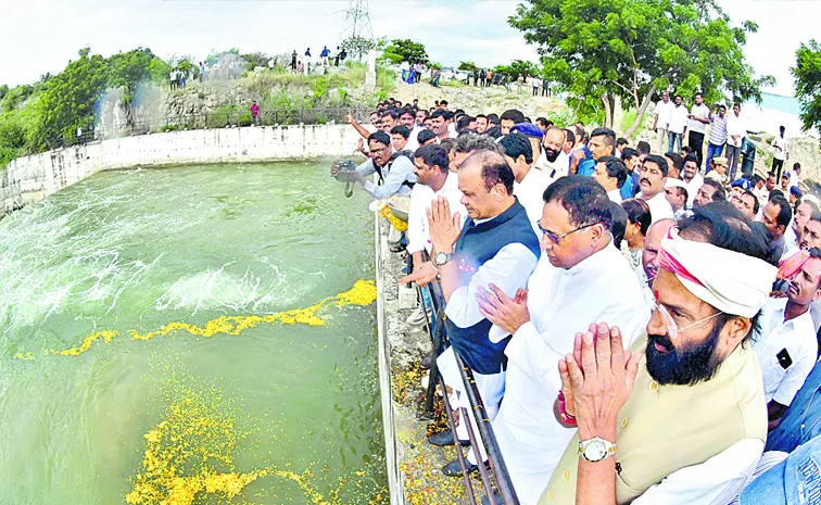 Ministers Uttam and Venkat Reddy release water into Nagarjuna Sagar Left Canal