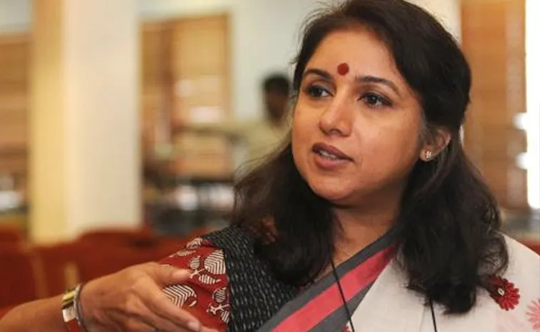 Actress Revathi Clarify Allegations Sajeer Photo Issue