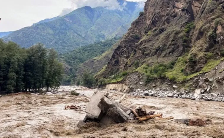 Changut to Tingret is Closed Due to Sudden Flood