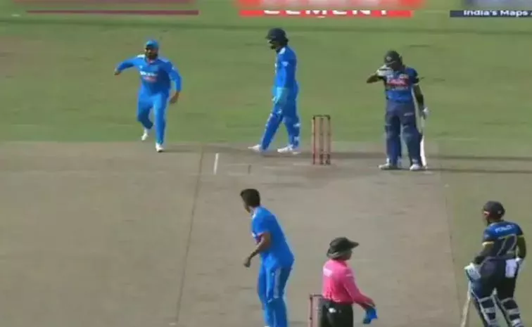 Rohit Sharma Runs To Hit Washington Sundar