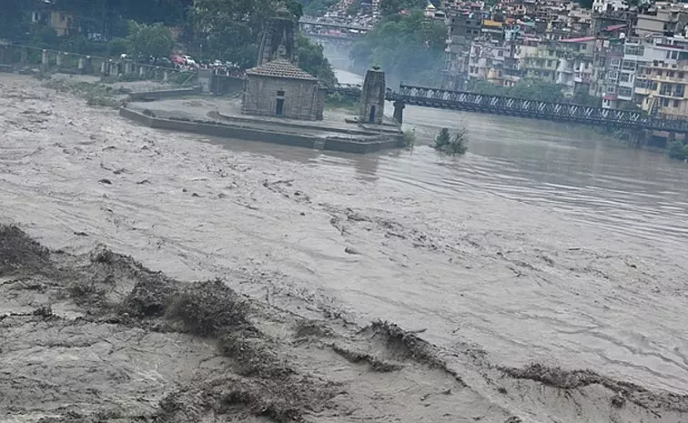 Himachal Pradesh Heavy Rains Create flood Situation