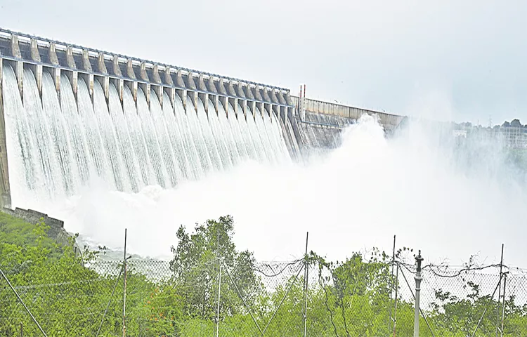 3.54 Lakh Cusecs Downstream From Nagarujuna Sagar Water