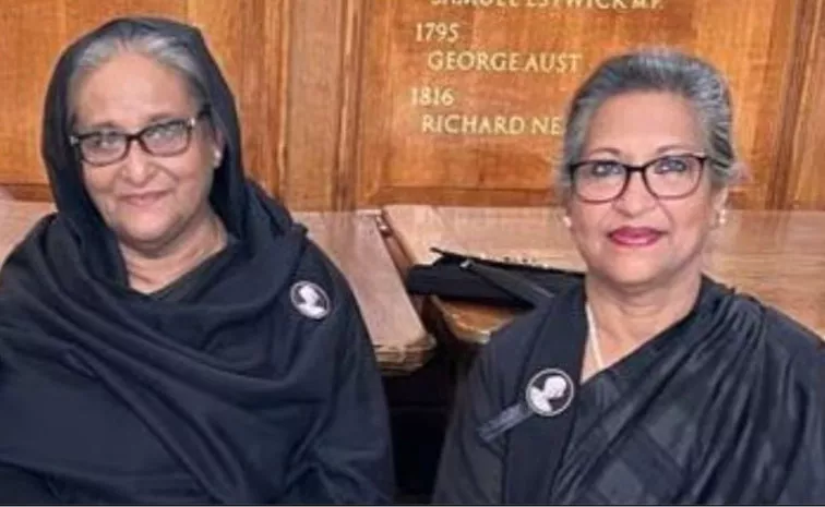 Sheikh Hasina Shopping With Her Sister