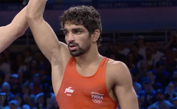 Paris Olympics 2024: Aman Sehrawat Beats Vladimir Egorov In Pre Quarterfinal