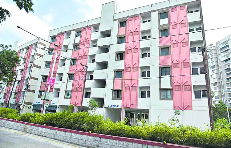 Doubts on how to adjust funds for double bedroom houses