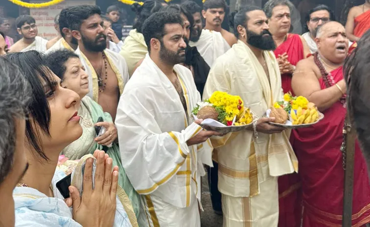 Ntr And his family At Kolluru Sri Mookambika Temple