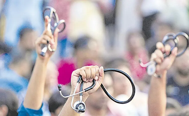 Bengal doctors continue strike as Supreme Court deadline to resume work ends