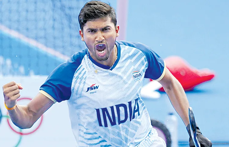 India enters the semis with the Hatrick victory