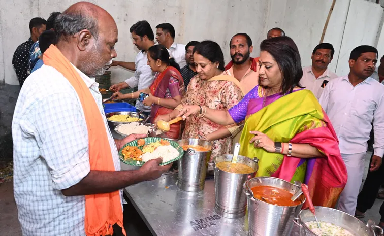 Distribution of Annaprasada at Gananath