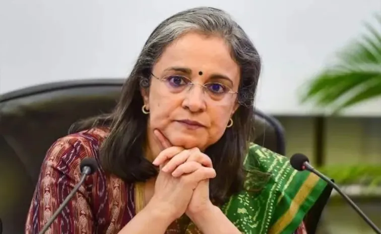 SEBI chief said that all allegations against her were false, malicious, derogatory