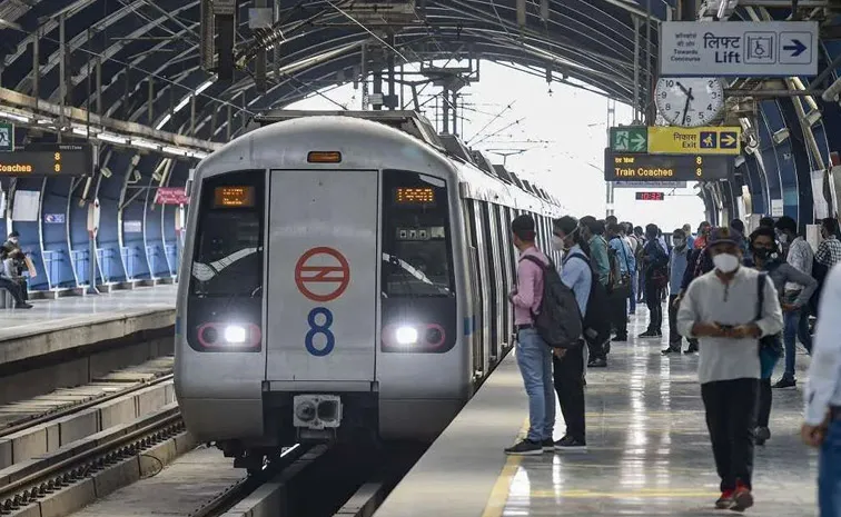 Delhi Metro Passengers Increases