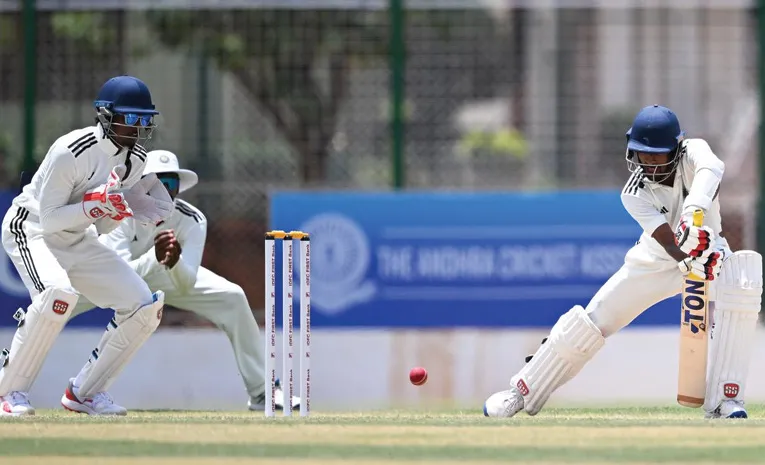 Abhimanyu Easwaran holds steady for India B amidst Anshul Kamboj's devastating five-wicket spell