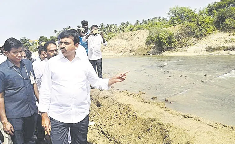 Ponguleti Srinivasa Reddy Visited Munneru Flood Affected Areas