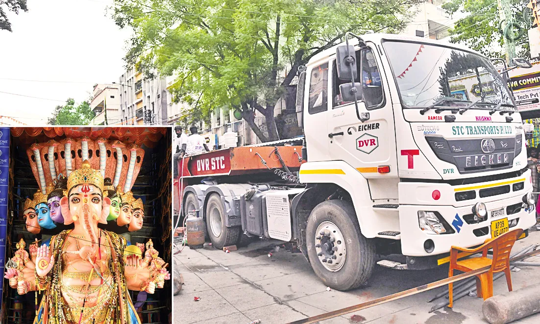 trailer vehicle Reday To Khairatabad Maha Ganapati immersion