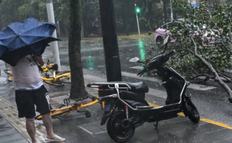 Typhoon Bebinca Expected To Intensify At Night In Shanghai