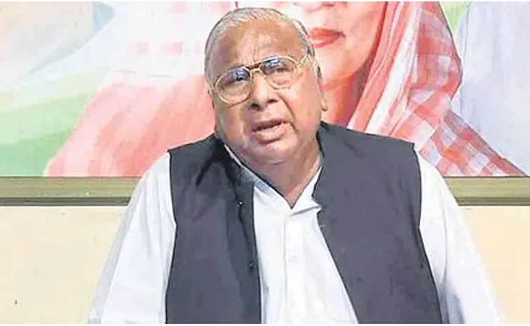 V Hanumantha Rao Comments On Rajiv Gandhi Statue In Telangana Secretariat