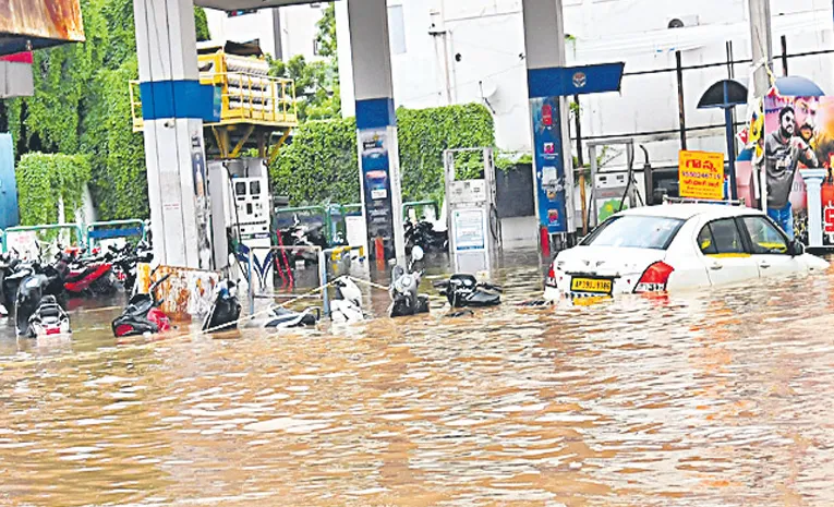 Vijayawada Flood Victims fire on Chandrababu