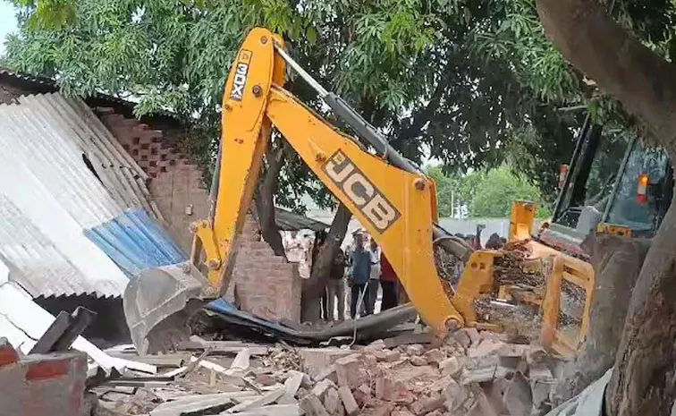 Supreme Court Halts Bulldozer Demolitions till October 1