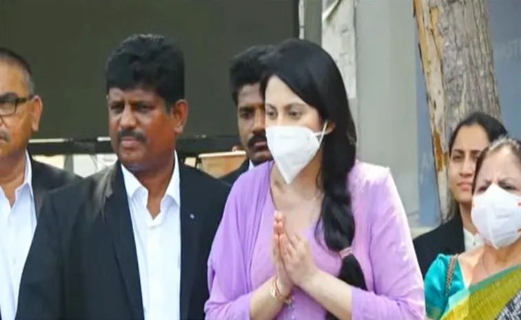 Mumbai Actress Jethwani Who Shocked The Yellow Media