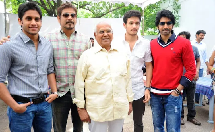 Akkineni Nagarjuna Family Watched Nageswara Rao Hit Movie