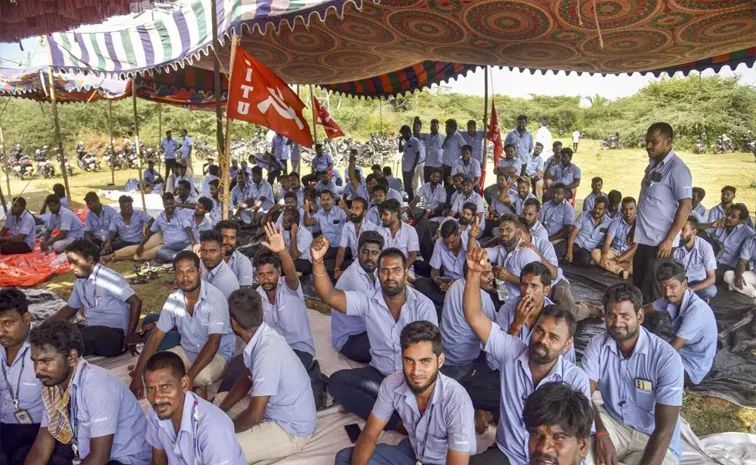 Why Samsung warns workers in southern India that will not receive wages