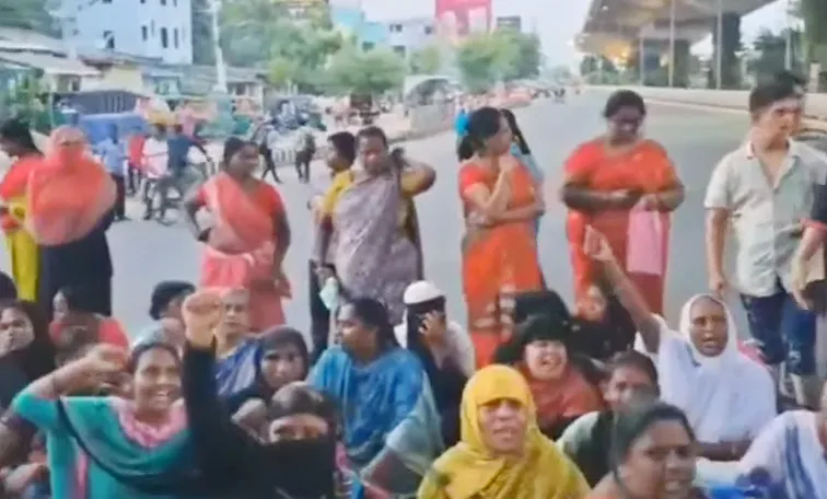 Flood Victims Protest In Vijayawada