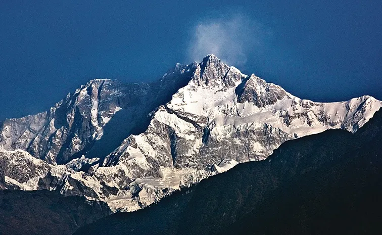 Kanchenjunga  the best  place  for Tourism spot  