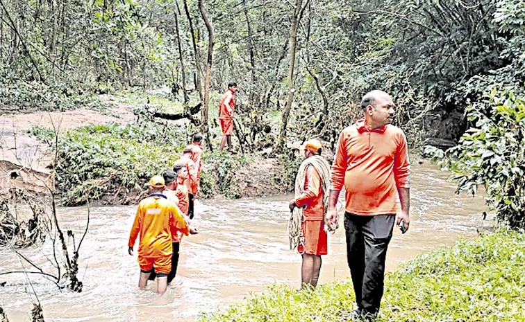 Medical Students swept away in Jalatarangani Waterfalls: 2 drown to death and 1 missing