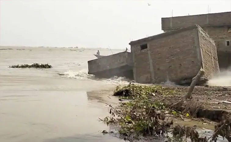 Video: Swollen Ganga Swallows Up Houses In Bihar